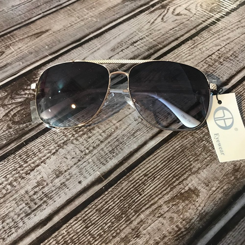 Silver/White Sunnies